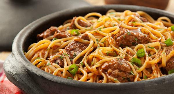 Linguini com Ragu de Barreado